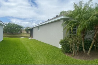 Building Photo - 161 Southampton Dr