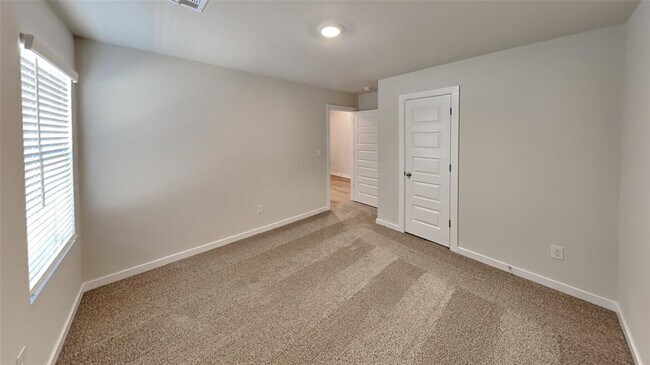 Building Photo - 2825 Otis Ln