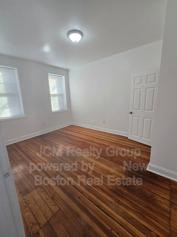 Building Photo - 138 Chestnut St