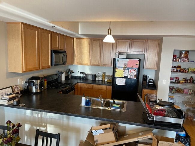 Building Photo - 6400 N Northwest Hwy