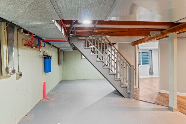 Building Photo - 3104 E 35th Ave