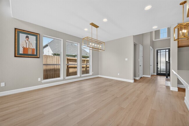 Building Photo - 161 Ginger Garlic Lp