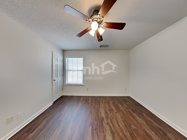 Building Photo - 6889 Show Boat Ln