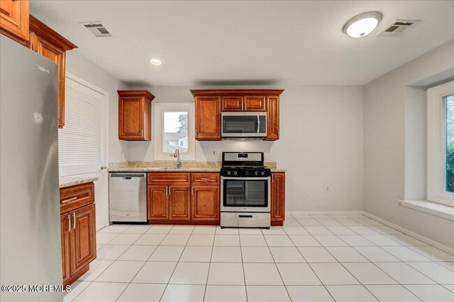 Building Photo - 291 Plum Dr