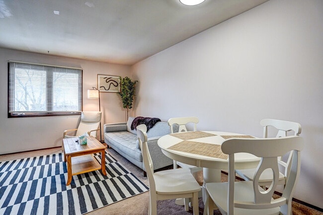 Building Photo - 2601 University Ave