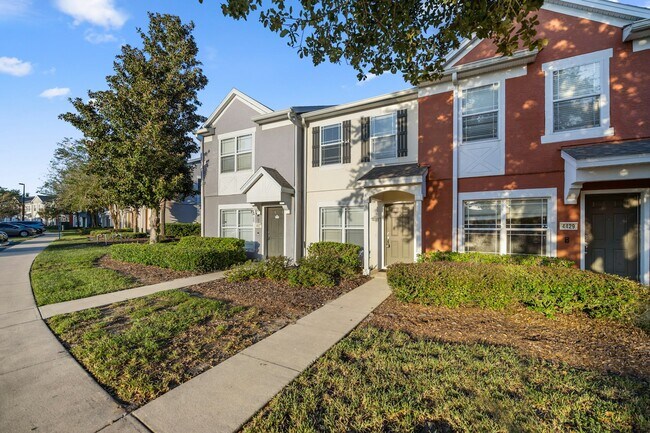 Building Photo - 4428 SW 49th Ave