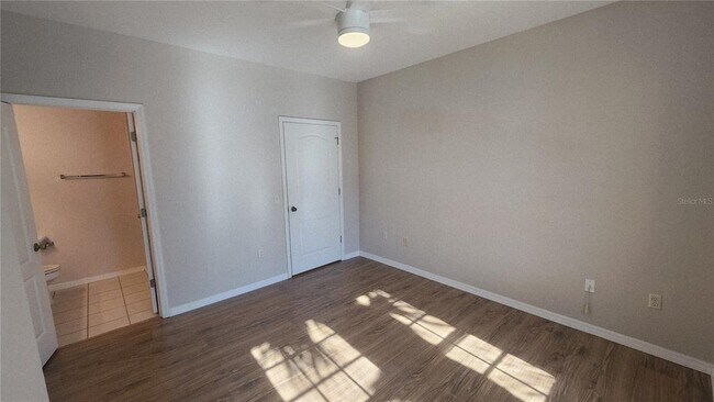 Building Photo - 4122 Central Sarasota Pkwy