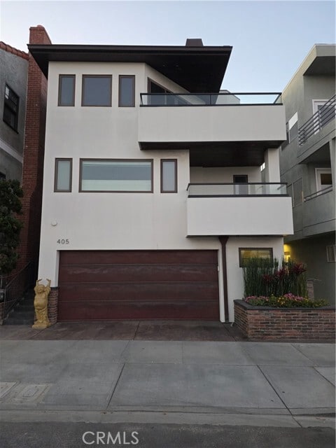 Building Photo - 405 15th St