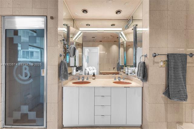 Building Photo - The Executive Condo