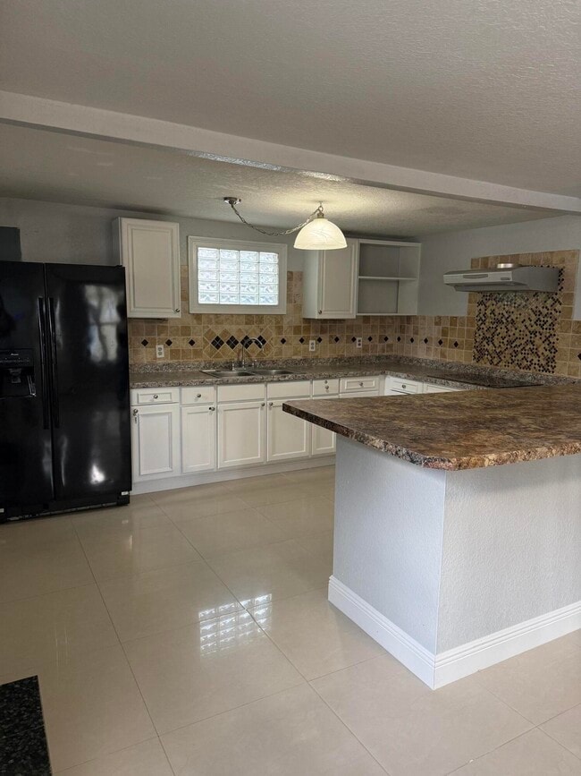 Building Photo - 192 Caroline Dr