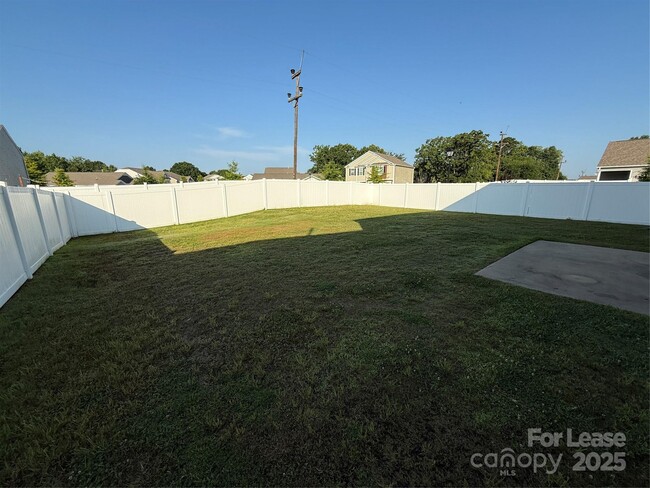Building Photo - 9010 Harwood Knoll Dr