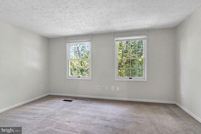 Building Photo - 8483 Aurora Ct