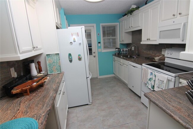 Building Photo - 1207 Lakehouse Ct