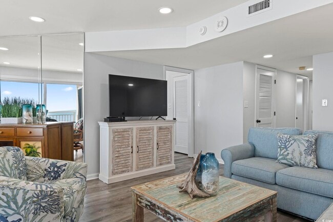 Building Photo - 5800 N Ocean Blvd