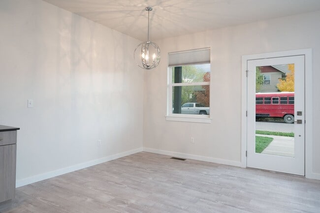 Building Photo - 1427 Juniper St