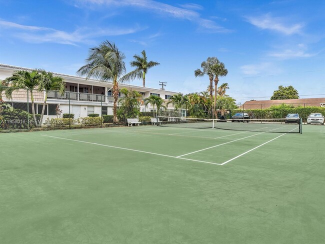 Building Photo - 3020 NE 16th Ave