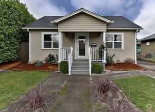 Building Photo - Charming 1926 Vintage 2 Bedroom 1 Bathroom...