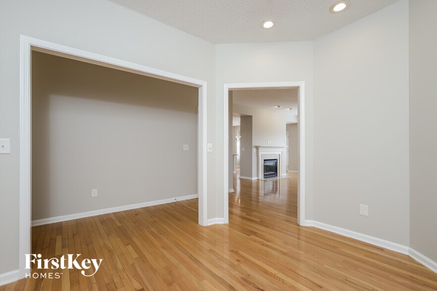 Building Photo - 1305 Camden Pl Ct