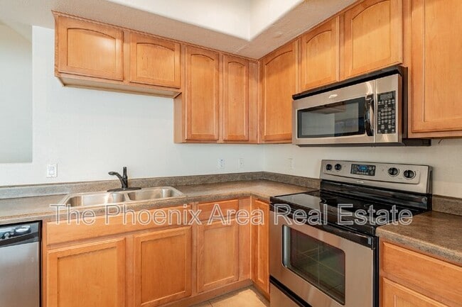 Building Photo - 2401 E Rio Salado Pkwy