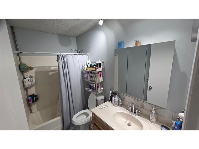 Building Photo - 9461 Ranchview Ln N