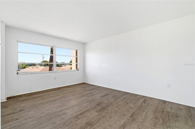 Building Photo - 8950 Park Blvd