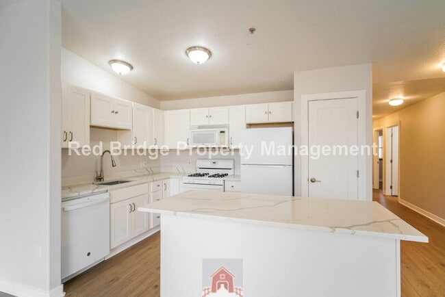 Building Photo - 15325 NW Central Dr