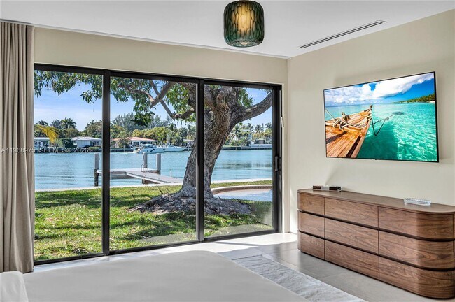 Building Photo - 1170 S Biscayne Point Rd