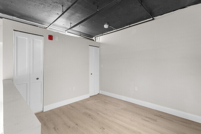 Building Photo - 153 Green St