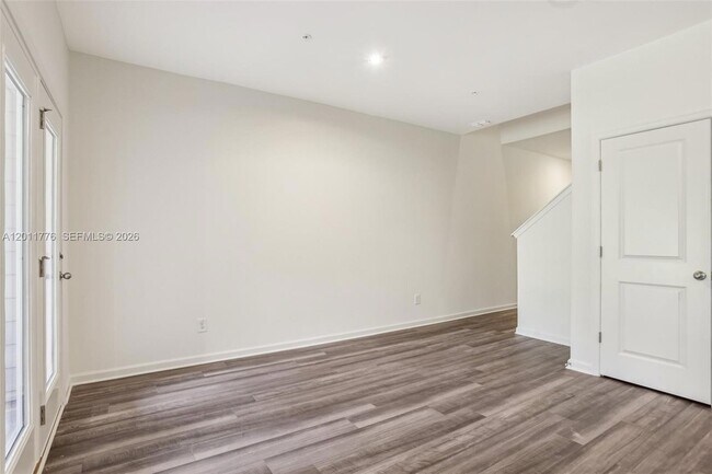 Building Photo - 2571 Grey Hawk Dr