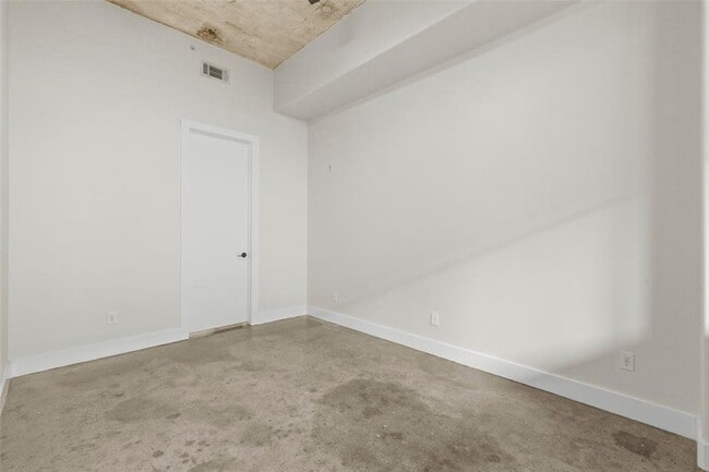 Building Photo - 2323 Polk St