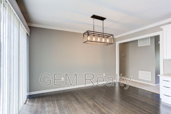 Building Photo - 15617 Mockingbird Ln