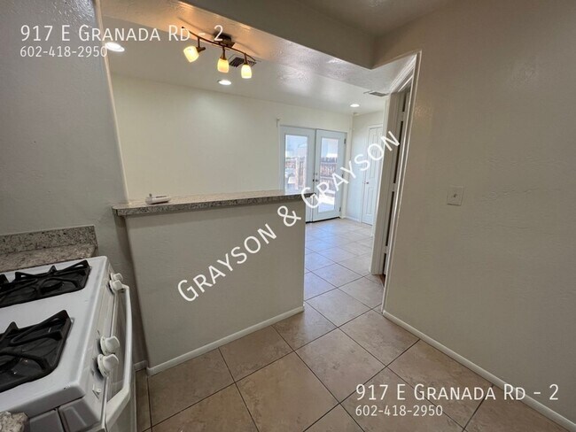 Building Photo - 917 E Granada Rd