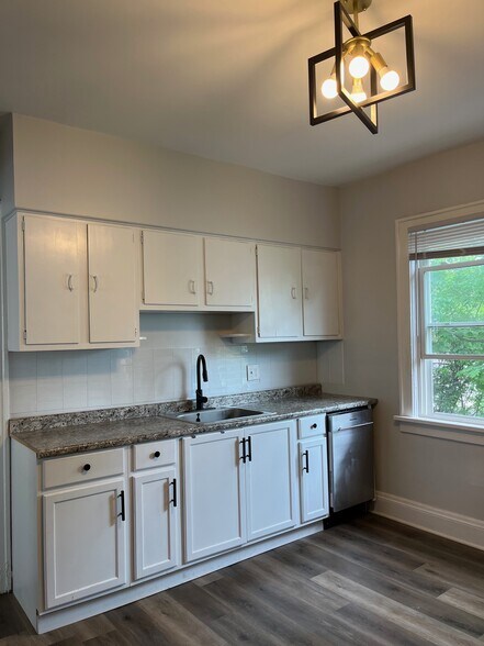 Building Photo - 3265 E Overlook Rd