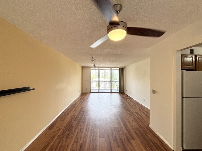 Building Photo - 710 E 200 S
