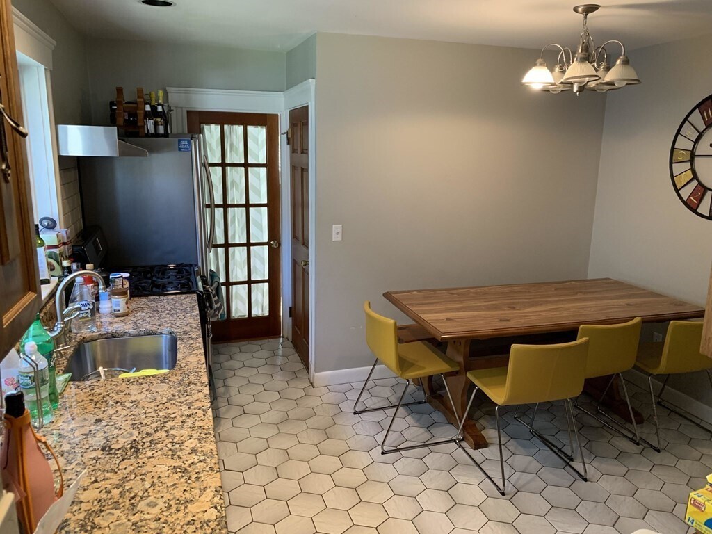 Building Photo - 38 Matignon Rd