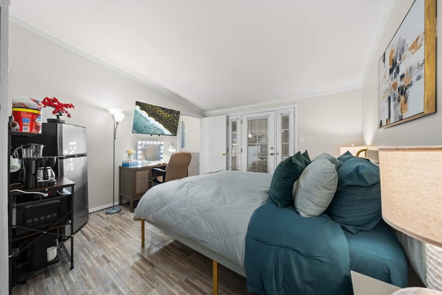 Building Photo - 10150 Sierra Madre Rd