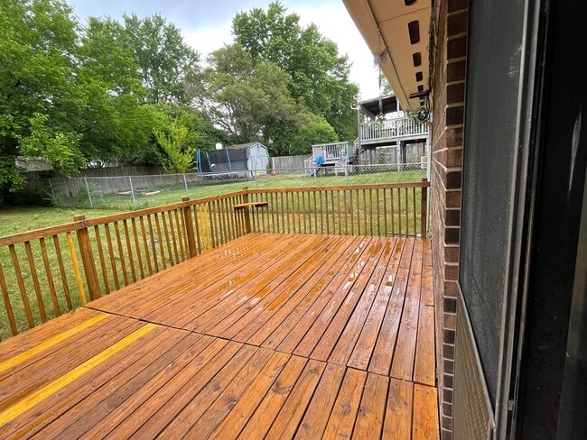 Building Photo - 3105 Charlotte Mill Dr