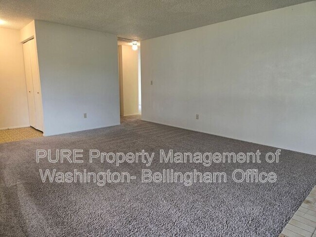 Building Photo - 3366 Cherrywood Ave