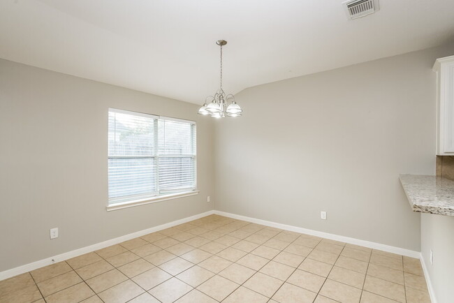 Building Photo - 403 Magnolia Estates Dr