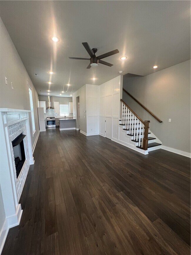 Building Photo - 1390 S Duncan Ave