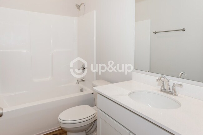 Building Photo - Fantastic 4bd/2ba home! Coming soon!