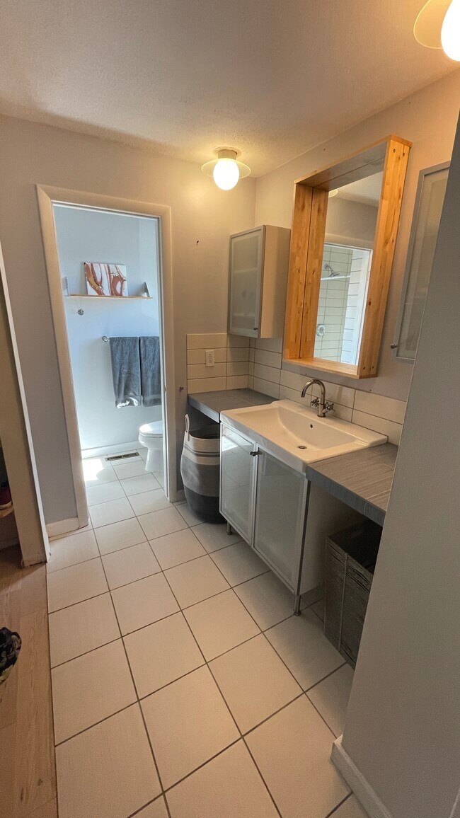 Building Photo - 2871 Loma Pl