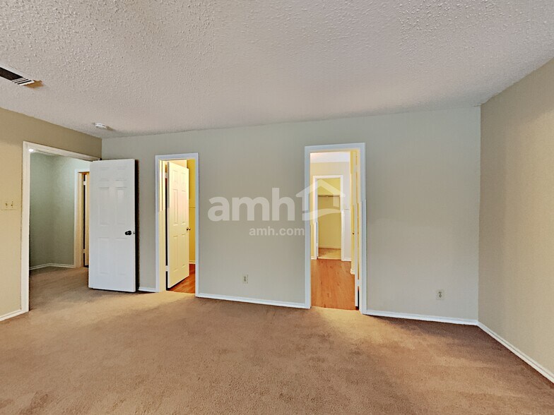 Building Photo - 18027 Redriver Song