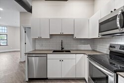 Building Photo - 409 Main St