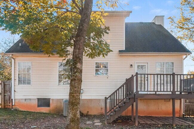 Building Photo - 405 Randall Ln