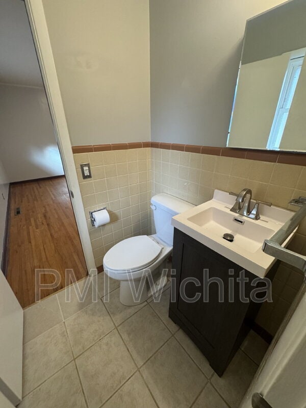 Building Photo - 9601 W Tee Ln