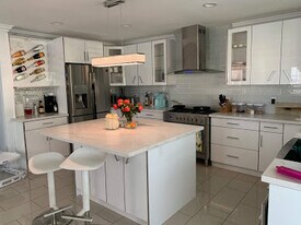 Building Photo - 4537 Katherine Ave