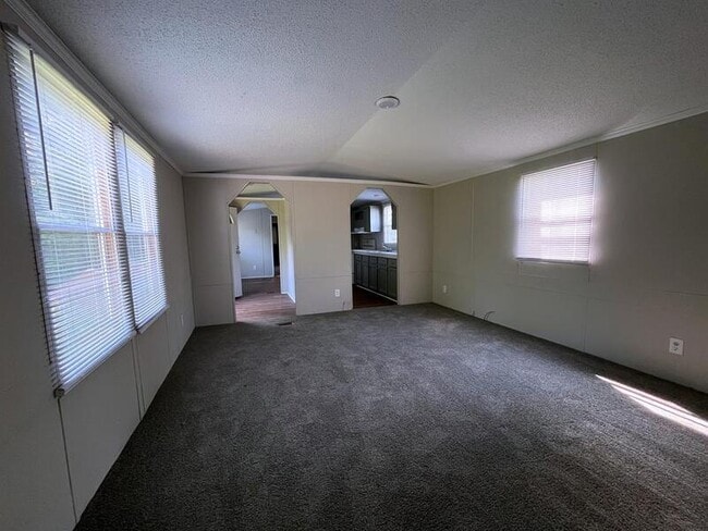 Building Photo - 193 Sunshine Dr