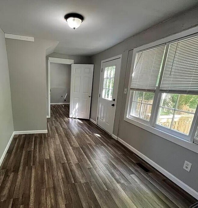 Building Photo - 3025 Maysville Rd