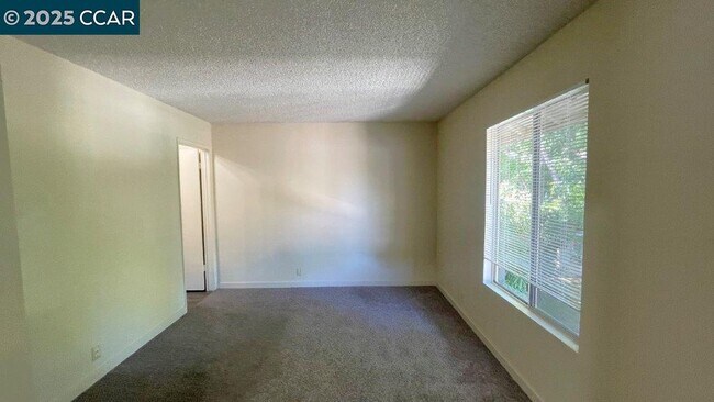 Building Photo - 4260 Clayton Rd